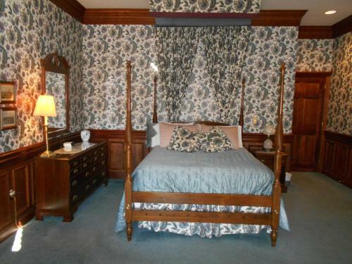West Ridge Bed & Breakfast