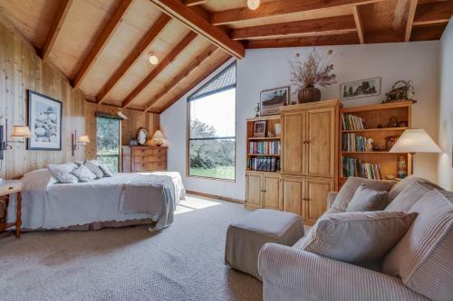 Captain's Cabin