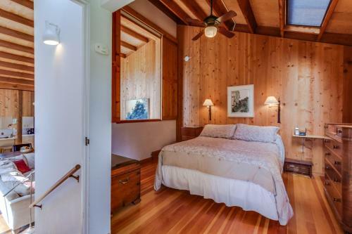 Captain's Cabin