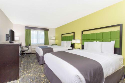 Hotel Americinn By Wyndham Delafield