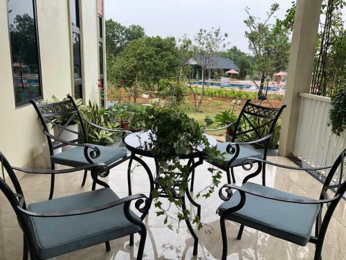 Villa Rose Garden