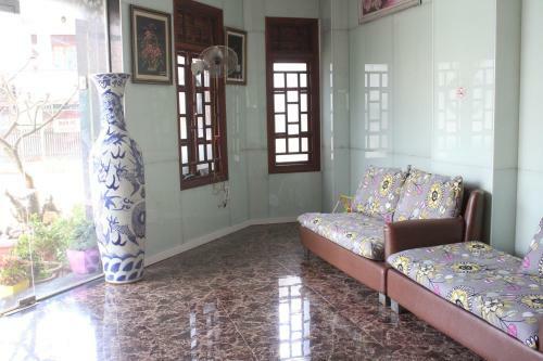 Hostal H&t Hotel
