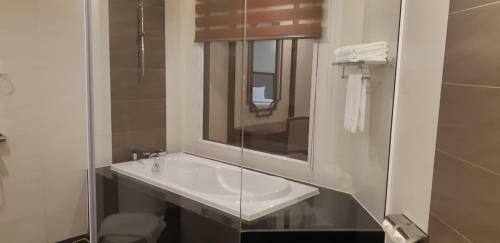 Duc Huy Grand Hotel
