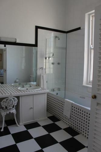 Lord Milner Hotel