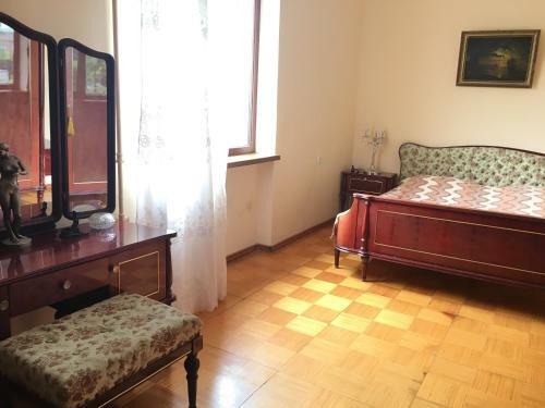 Apartments On Lakoba 60