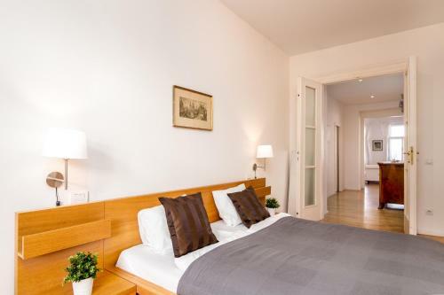 Apartamento Lesser Town Suites Near Petrin Park