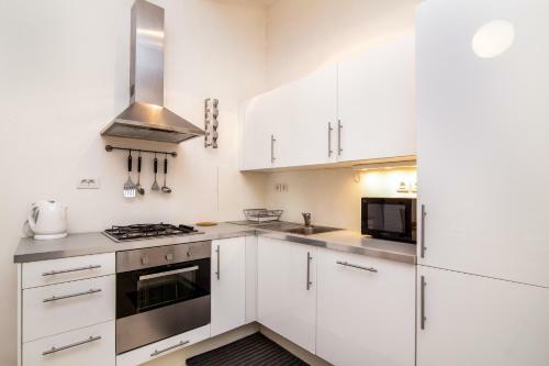 Apartamento Lesser Town Suites Near Petrin Park