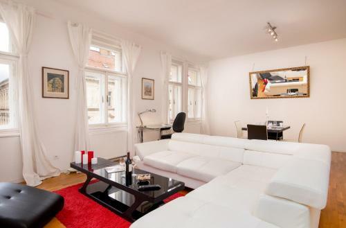 Apartamento Lesser Town Suites Near Petrin Park