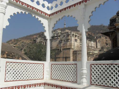 Hotel Haveli Taragarh Palace