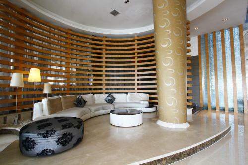 Hotel Grand Estancia Salem