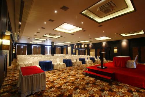 Hotel Grand Estancia Salem