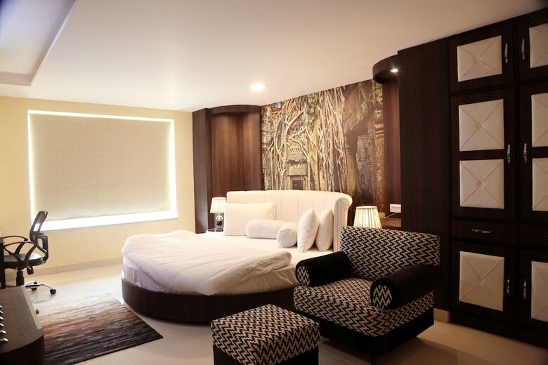 Kingdom Hotel