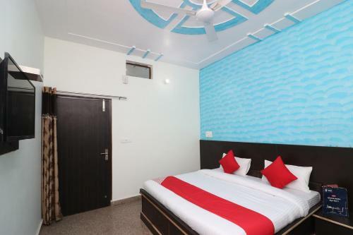 Oyo 26920 Dev Hotel
