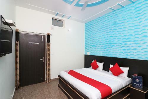 Oyo 26920 Dev Hotel