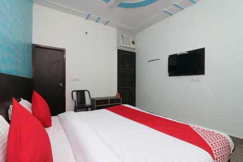 Oyo 26920 Dev Hotel