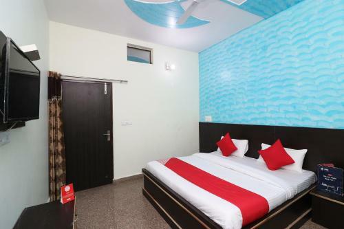 Oyo 26920 Dev Hotel