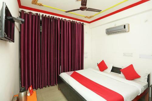 Oyo 17329 R K Hotel