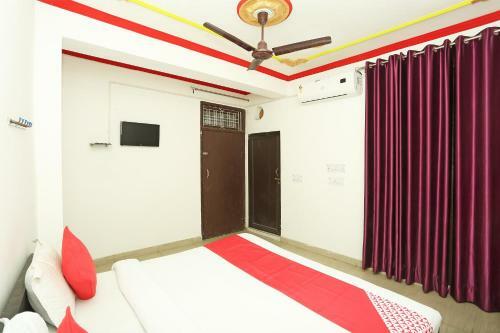 Oyo 17329 R K Hotel