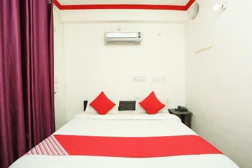 Oyo 17329 R K Hotel