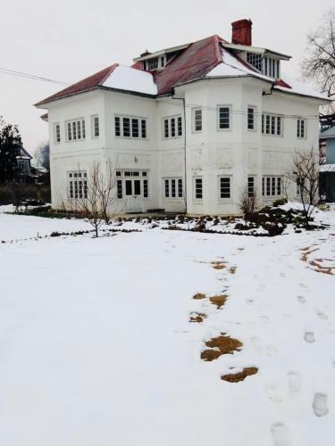Bed & Breakfast Sukhniketan Cottage Srinagar