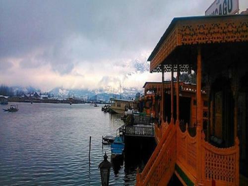 Chicago Group Of Houseboats