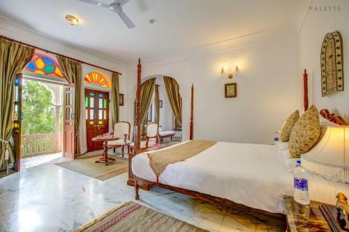 Hotel Talabgaon Castle Heritage Resort