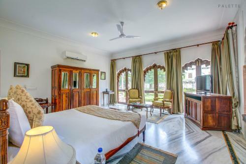 Hotel Talabgaon Castle Heritage Resort
