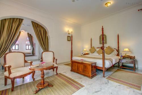 Hotel Talabgaon Castle Heritage Resort