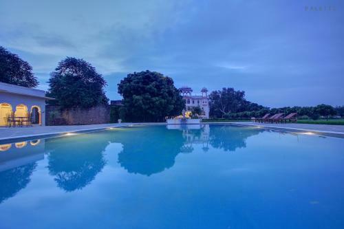 Hotel Talabgaon Castle Heritage Resort