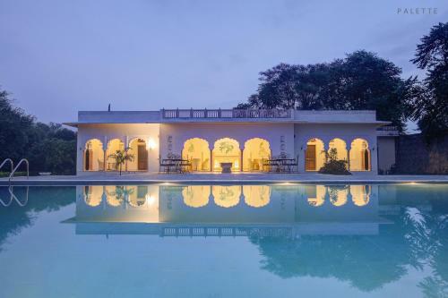 Hotel Talabgaon Castle Heritage Resort
