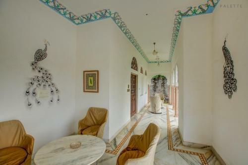 Hotel Talabgaon Castle Heritage Resort