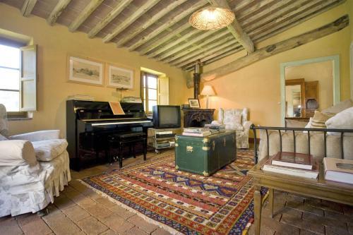Bozzano Villa Sleeps 10 Wifi