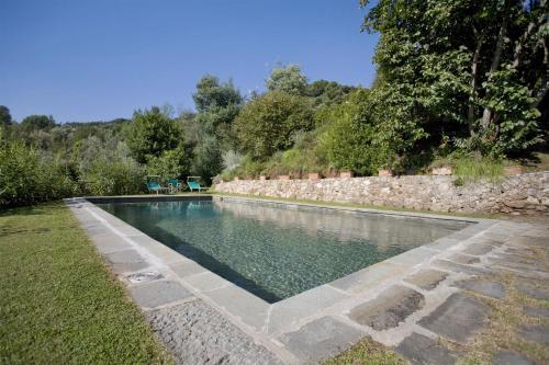 Bozzano Villa Sleeps 10 Wifi