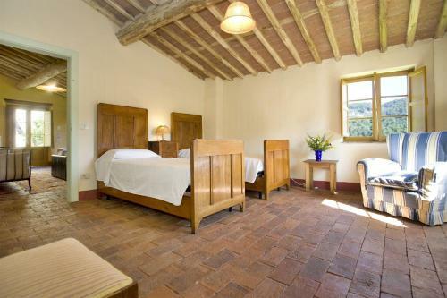 Bozzano Villa Sleeps 10 Wifi