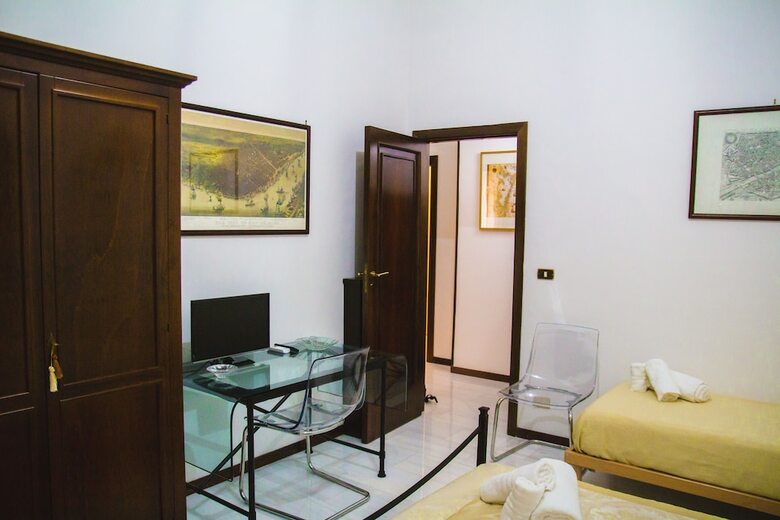 Hostal Happy Rooms In Easy House