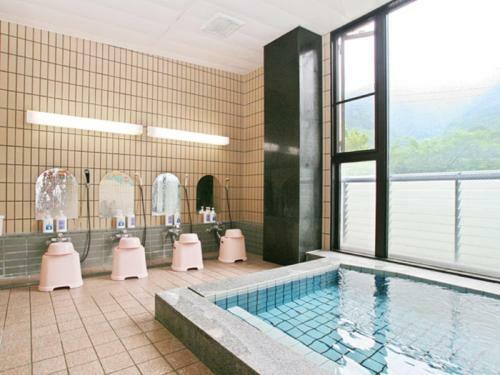 Gokayama Onsen Akaokan