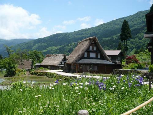 Gokayama Onsen Akaokan