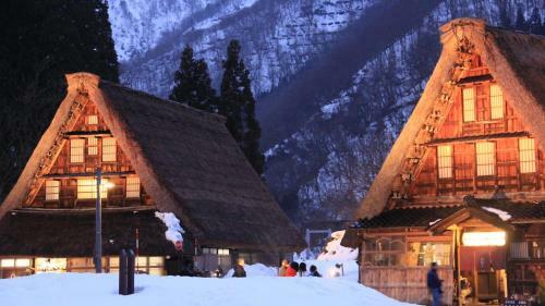 Gokayama Onsen Akaokan