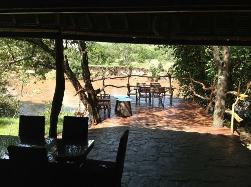 Lodge Mara River Camp