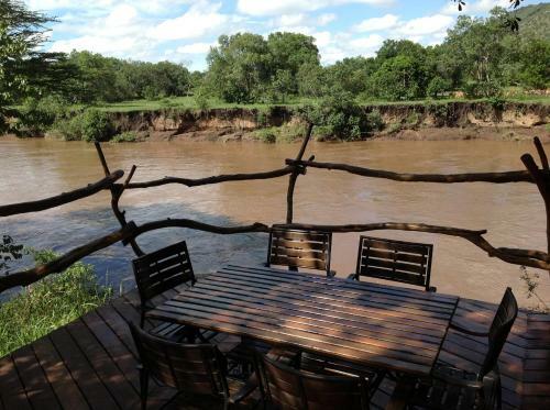 Lodge Mara River Camp