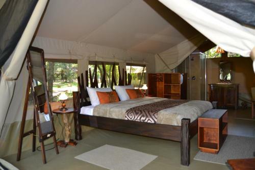 Lodge Mara River Camp