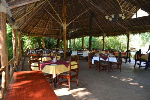 Lodge Mara River Camp