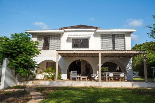 Baobab Beach House Bed And Breakfast