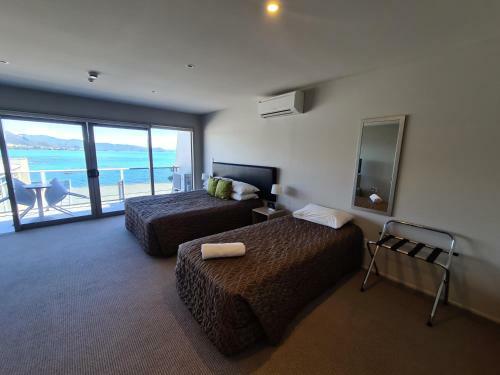 Hotel Te Kaha Beach Resort