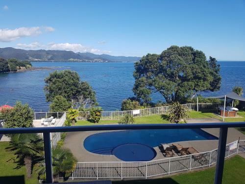 Hotel Te Kaha Beach Resort