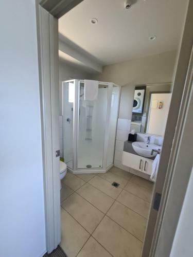 Hotel Te Kaha Beach Resort