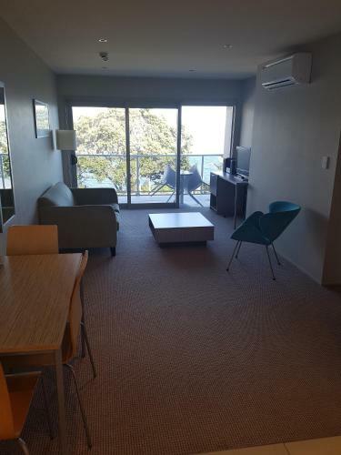 Hotel Te Kaha Beach Resort