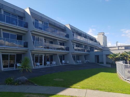 Hotel Te Kaha Beach Resort