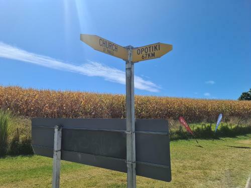Hotel Te Kaha Beach Resort