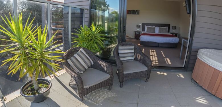 Amity Court Motel